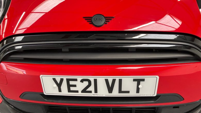 MINI Hatchback 1.5 Cooper Exclusive 5dr Auto Petrol Hatchback